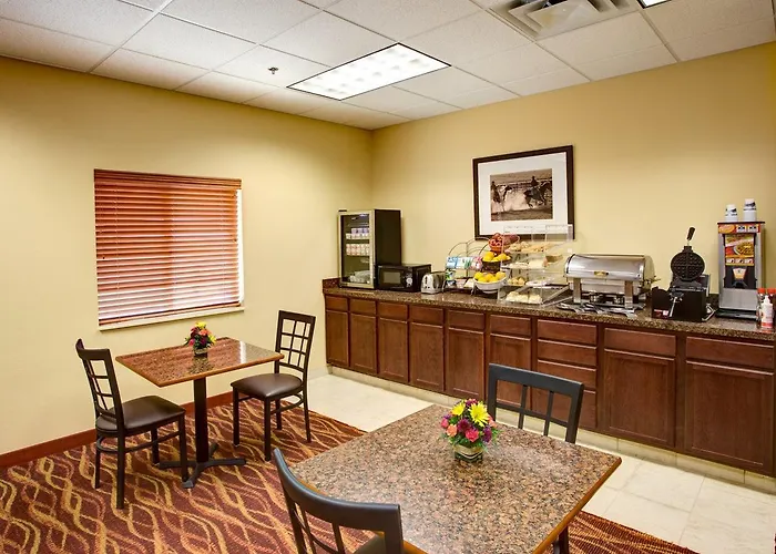 Rodeway Inn & Suites Phillipsburg